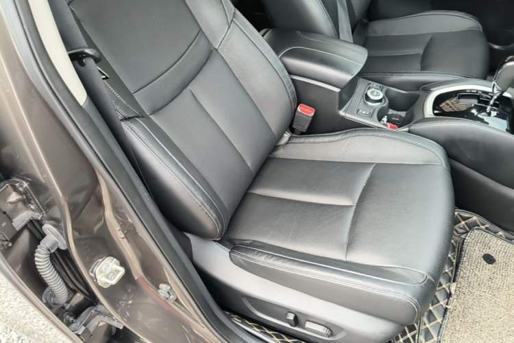 Used Nissan X-Trail 2020 2.5L XL ITS CVT 4WD Deluxe Navigation Edition Right Front Seat