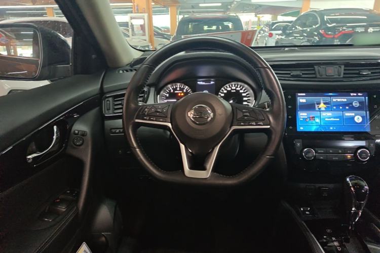 Used Nissan X-Trail 2020 2.0L XL Premium CVT 2WD SmartConnect Luxury Edition Steering Wheel