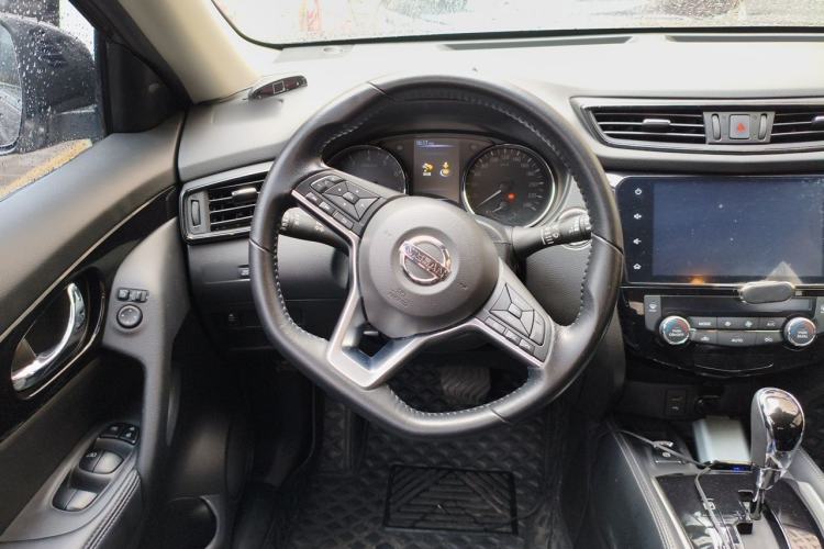 Used Nissan X-Trail 2020 2.0L XL Premium CVT 2WD SmartConnect Luxury Edition Steering Wheel