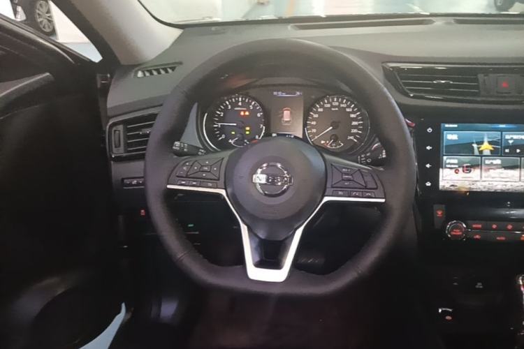 Used Nissan X-Trail 2020 2.0L XL Premium CVT 2WD SmartConnect Luxury Edition Steering Wheel