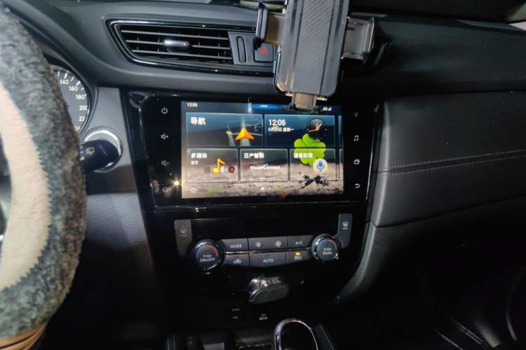 Used Nissan X-Trail 2020 2.0L XL ITS CVT 2WD SmartConnect Comfort Edition Audio And AC Panel