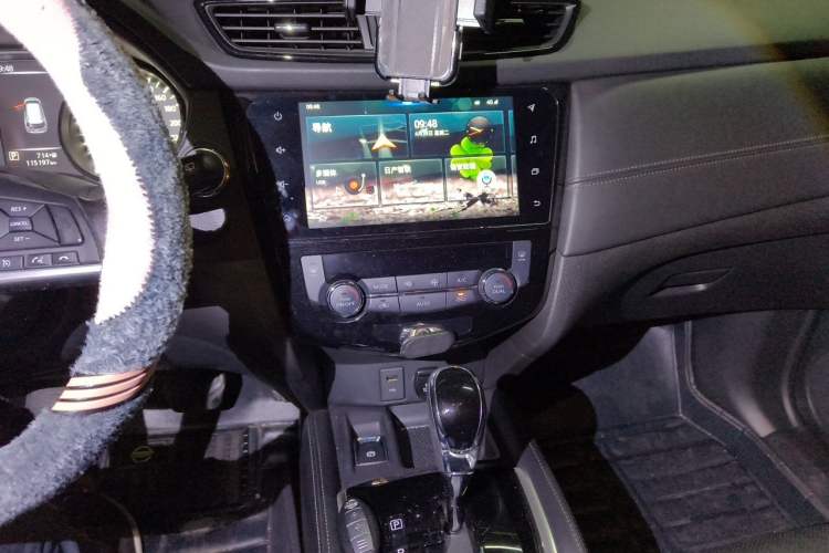 Used Nissan X-Trail 2020 2.0L XL ITS CVT 2WD SmartConnect Comfort Edition Audio And AC Panel
