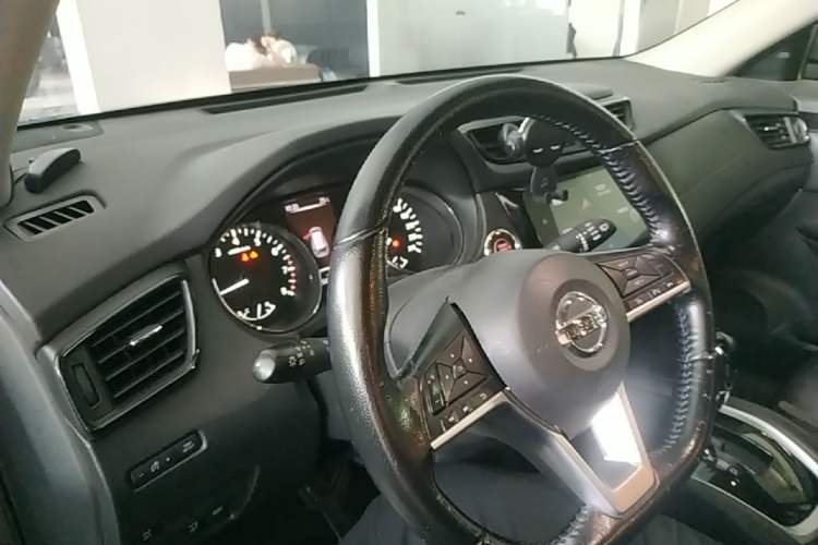 Used Nissan X-Trail 2020 2.0L XL ITS CVT 2WD SmartConnect Comfort Edition Center Console
