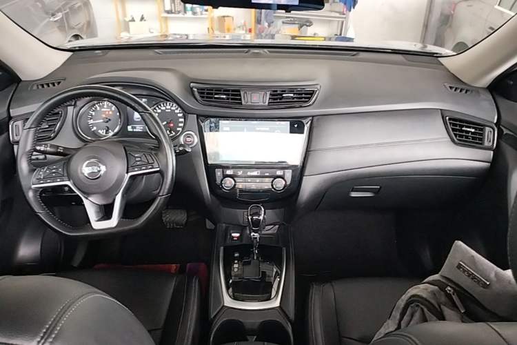 Used Nissan X-Trail 2020 2.0L XL ITS CVT 2WD SmartConnect Comfort Edition Center Console