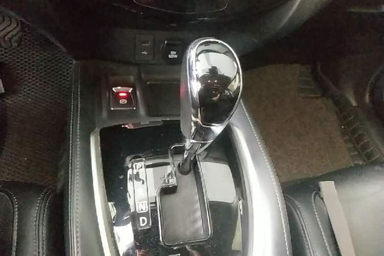 Used Nissan X-Trail 2020 2.0L XL ITS CVT 2WD SmartConnect Comfort Edition Gear Lever