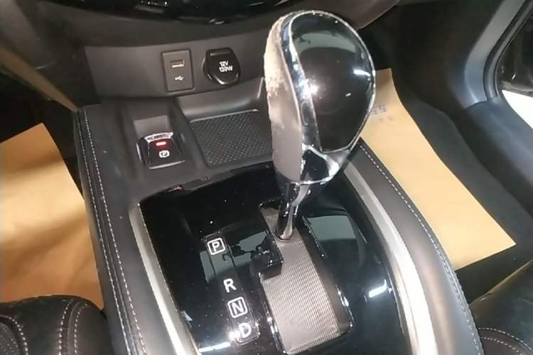 Used Nissan X-Trail 2020 2.0L XL ITS CVT 2WD SmartConnect Comfort Edition Gear Lever
