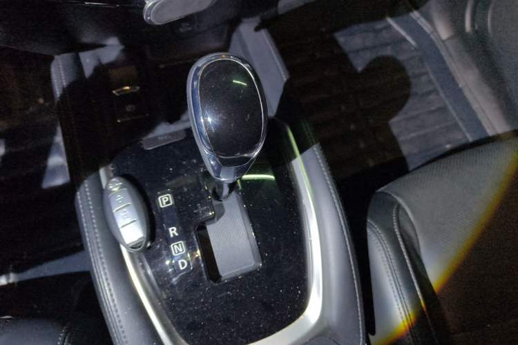 Used Nissan X-Trail 2020 2.0L XL ITS CVT 2WD SmartConnect Comfort Edition Gear Lever