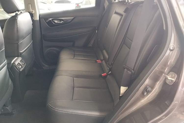 Used Nissan X-Trail 2020 2.0L XL ITS CVT 2WD SmartConnect Comfort Edition Left Rear Seat
