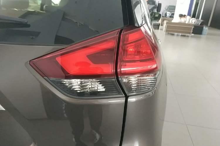 Used Nissan X-Trail 2020 2.0L XL ITS CVT 2WD SmartConnect Comfort Edition Right Rear Taillight