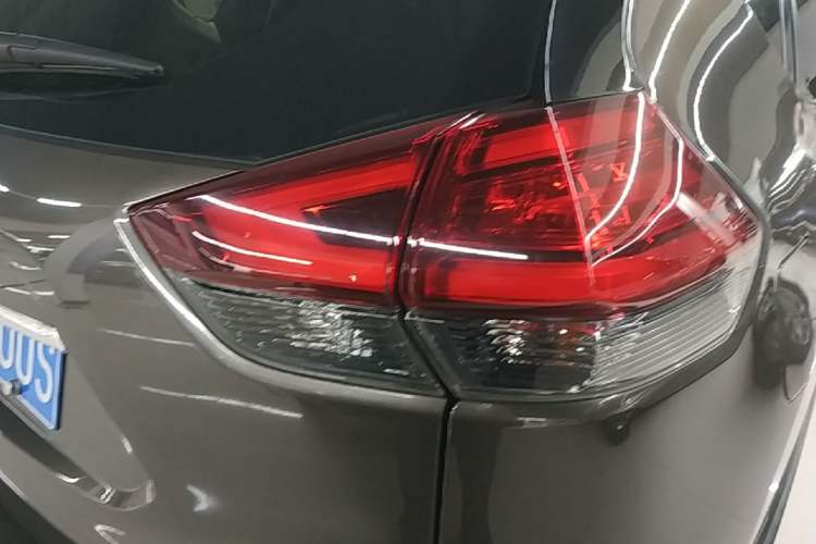 Used Nissan X-Trail 2020 2.0L XL ITS CVT 2WD SmartConnect Comfort Edition Right Rear Taillight