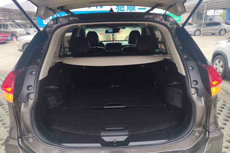 Used Nissan X-Trail 2020 2.0L XL ITS CVT 2WD SmartConnect Comfort Edition Trunk