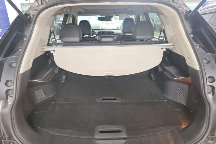 Used Nissan X-Trail 2020 2.0L XL Premium CVT 2WD SmartConnect Luxury Edition Trunk