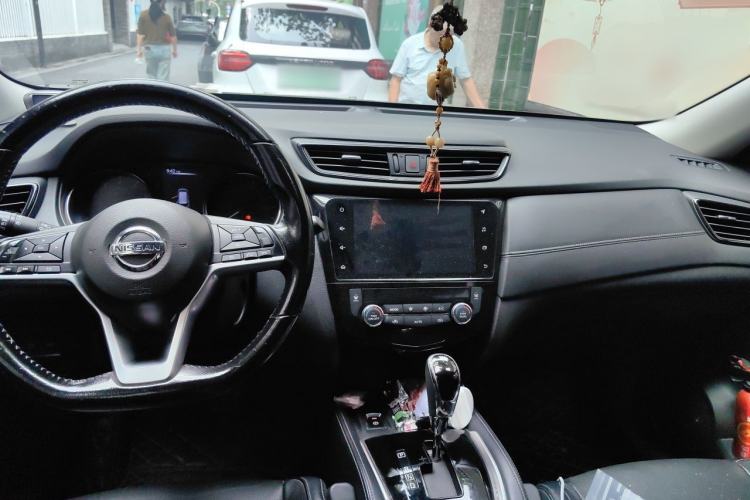 Used Nissan X-Trail 2020 2.0L XL Premium CVT 2WD SmartConnect Luxury Edition Center Console