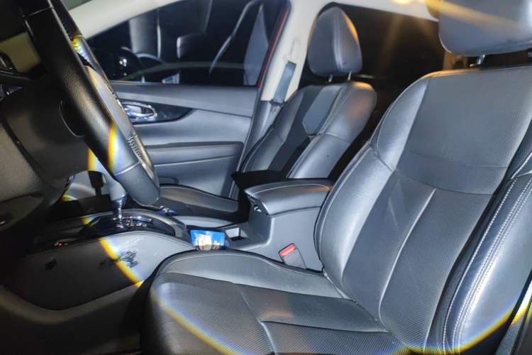 Used Nissan X-Trail 2020 2.0L XL Premium CVT 2WD SmartConnect Luxury Edition Left Front Seat