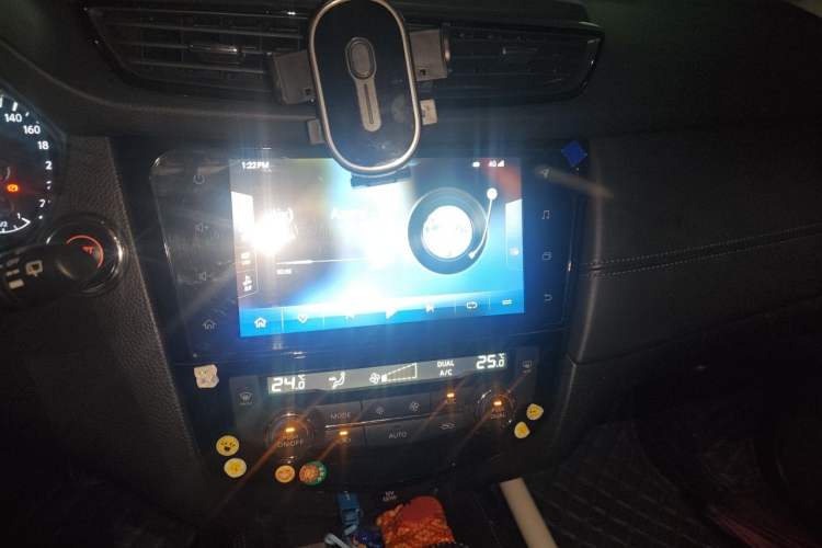 Used Nissan X-Trail 2020 2.0L XL ITS CVT 2WD SmartConnect Comfort Edition Audio And AC Panel
