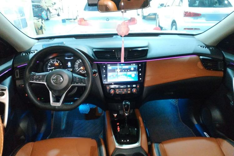 Used Nissan X-Trail 2020 2.0L XL Premium CVT 2WD SmartConnect Luxury Edition Center Console