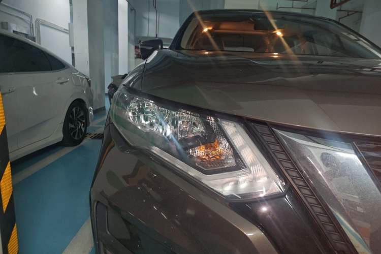 Used Nissan X-Trail 2020 2.0L XL ITS CVT 2WD SmartConnect Comfort Edition Right Front Headlight