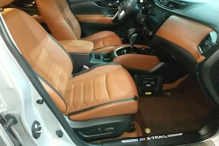 Used Nissan X-Trail 2020 2.0L XL Premium CVT 2WD SmartConnect Luxury Edition Right Front Seat