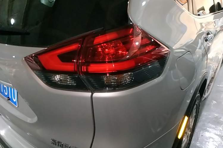 Used Nissan X-Trail 2020 2.0L XL Premium CVT 2WD SmartConnect Luxury Edition Right Rear Taillight