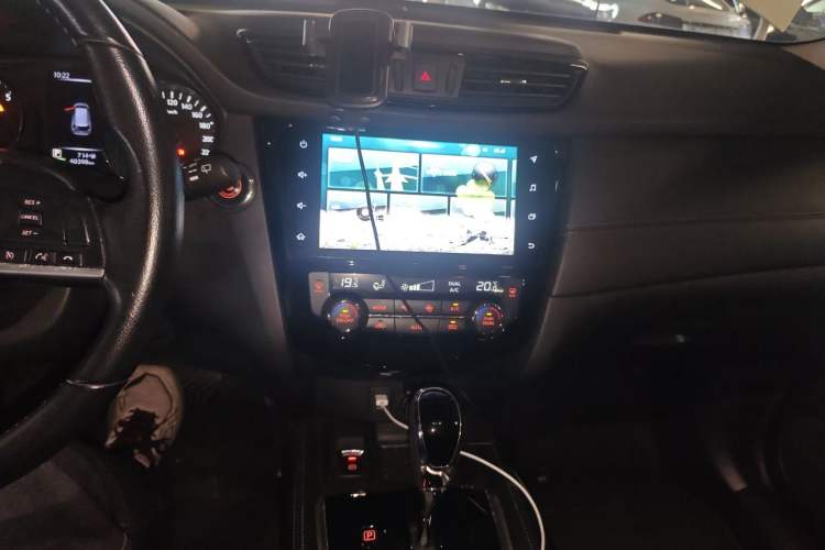 Used Nissan X-Trail 2020 2.0L XL Premium CVT 2WD SmartConnect Luxury Edition Audio And AC Panel