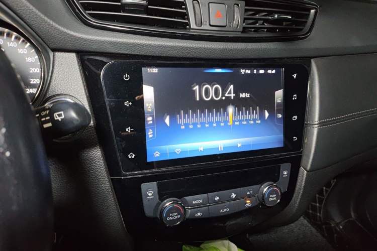Used Nissan X-Trail 2020 2.0L XL ITS CVT 2WD SmartConnect Comfort Edition Audio And AC Panel