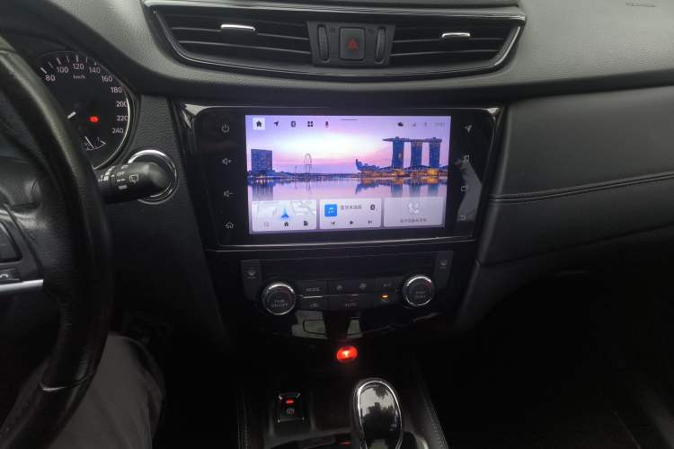 Used Nissan X-Trail 2020 2.0L XL ITS CVT 2WD SmartConnect Comfort Edition Audio And AC Panel