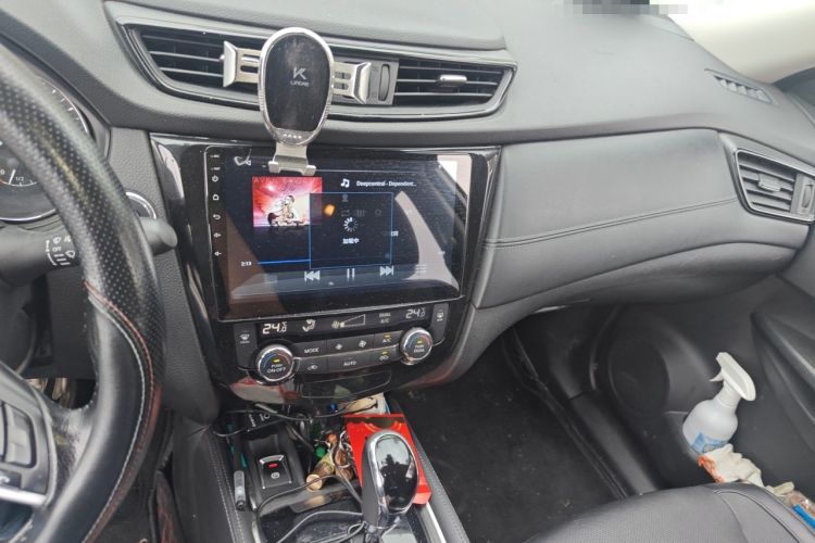 Used Nissan X-Trail 2020 2.0L XL Premium CVT 2WD SmartConnect Luxury Edition Audio And AC Panel
