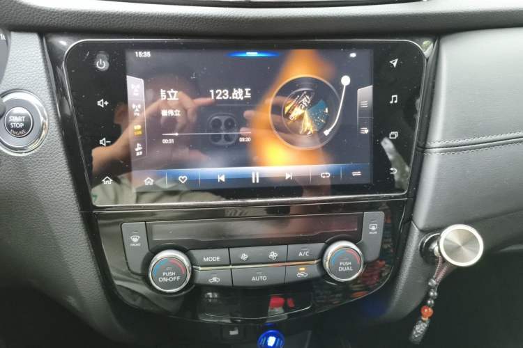 Used Nissan X-Trail 2020 2.5L XL ITS CVT 4WD Deluxe Navigation Edition Audio And AC Panel