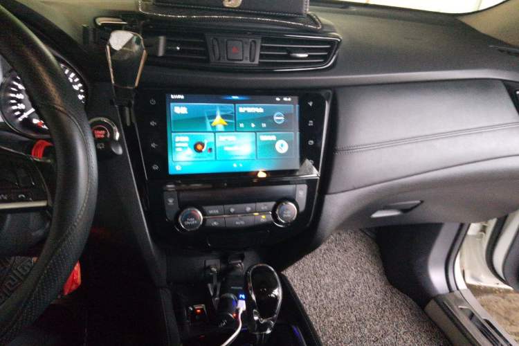 Used Nissan X-Trail 2020 2.0L XL Premium CVT 2WD SmartConnect Luxury Edition Audio And AC Panel