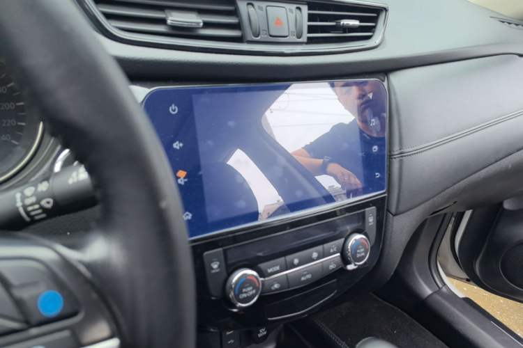 Used Nissan X-Trail 2020 2.5L XL ITS CVT 4WD Deluxe Navigation Edition Audio And AC Panel