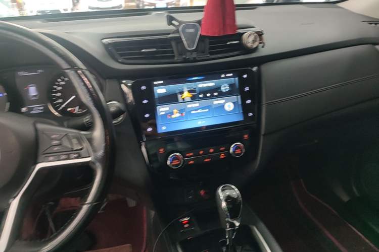 Used Nissan X-Trail 2020 2.0L XL Premium CVT 2WD SmartConnect Luxury Edition Audio And AC Panel