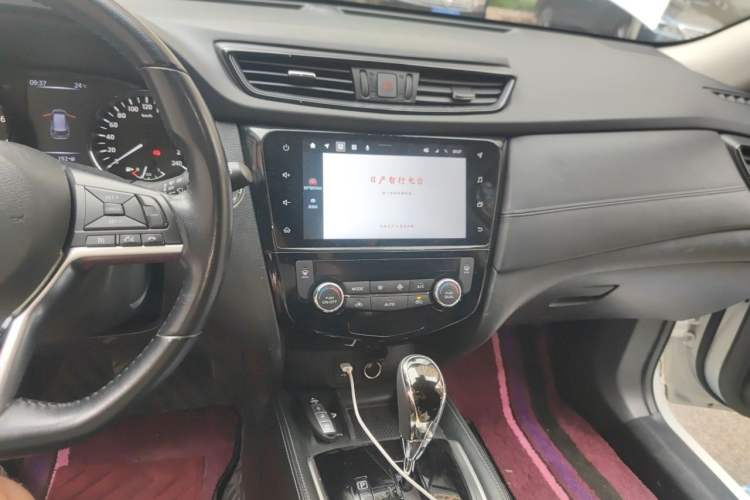 Used Nissan X-Trail 2020 2.0L XL Premium CVT 2WD SmartConnect Luxury Edition Audio And AC Panel