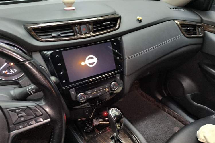 Used Nissan X-Trail 2020 2.0L XL ITS CVT 2WD SmartConnect Comfort Edition Audio And AC Panel