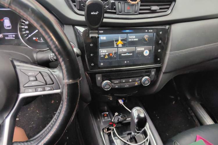 Used Nissan X-Trail 2020 2.0L XL ITS 3-Row CVT 2WD SmartConnect 7-Seater Comfort Edition Audio And AC Panel
