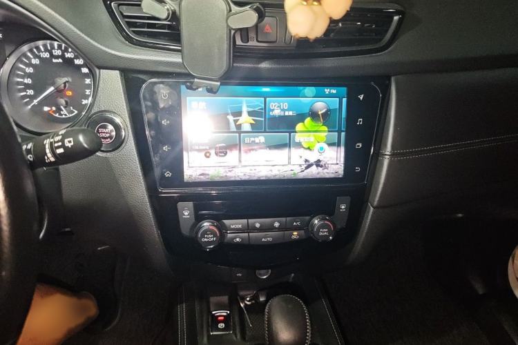 Used Nissan X-Trail 2020 2.0L XL ITS CVT 2WD SmartConnect Comfort Edition Audio And AC Panel