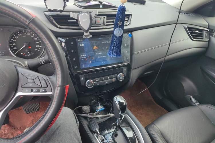 Used Nissan X-Trail 2020 2.0L XL ITS CVT 2WD SmartConnect Comfort Edition Audio And AC Panel