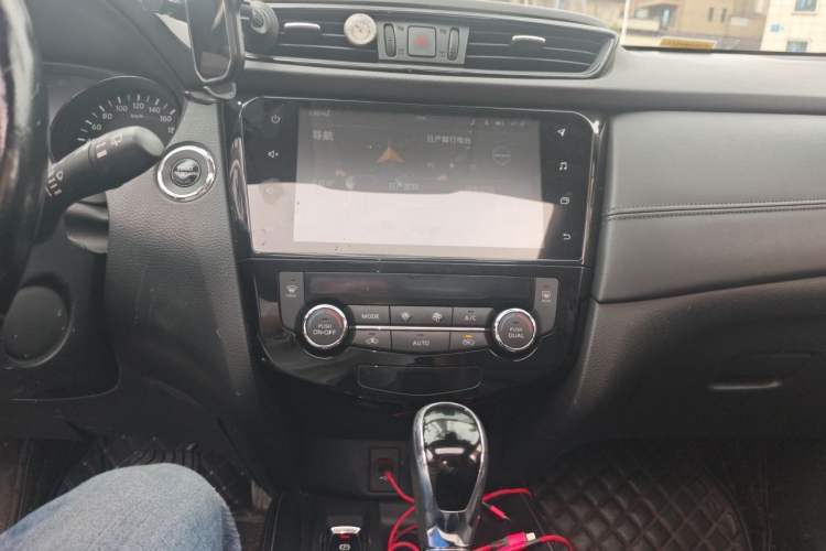 Used Nissan X-Trail 2020 2.0L XL ITS CVT 2WD SmartConnect Comfort Edition Audio And AC Panel