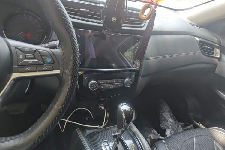 Used Nissan X-Trail 2020 2.5L XL ITS CVT 4WD Deluxe Navigation Edition Audio And AC Panel