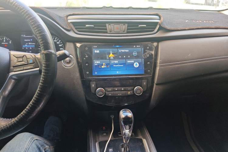 Used Nissan X-Trail 2020 2.5L XL ITS CVT 4WD Deluxe Navigation Edition Audio And AC Panel