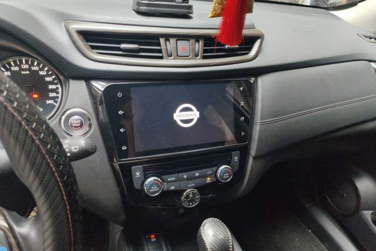 Used Nissan X-Trail 2020 2.5L XL ITS CVT 4WD Deluxe Navigation Edition Audio And AC Panel