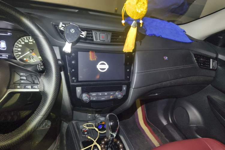 Used Nissan X-Trail 2020 2.0L XL ITS 3-Row CVT 2WD SmartConnect 7-Seater Comfort Edition Audio And AC Panel