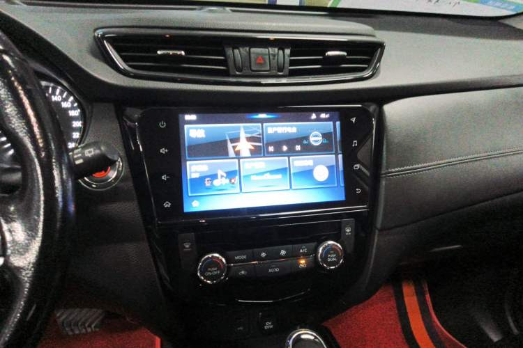 Used Nissan X-Trail 2020 2.0L XL ITS CVT 2WD SmartConnect Comfort Edition Audio And AC Panel