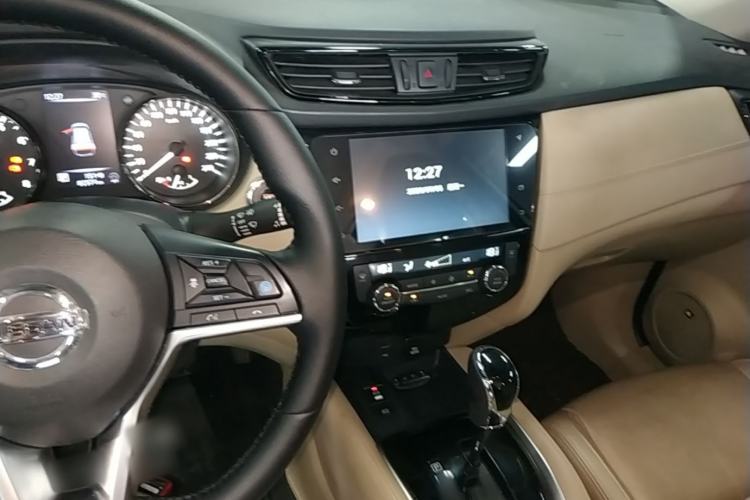Used Nissan X-Trail 2020 2.5L XL ITS 3-Row CVT 4WD Seven-Seater Luxury Navigation Edition Center Console