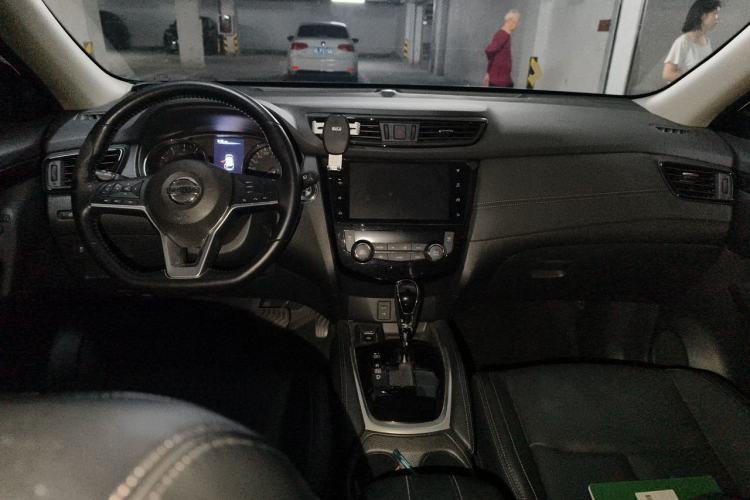 Used Nissan X-Trail 2020 2.0L XL Premium CVT 2WD SmartConnect Luxury Edition Center Console