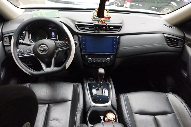 Used Nissan X-Trail 2020 2.0L XL ITS 3-Row CVT 2WD SmartConnect 7-Seater Comfort Edition Center Console