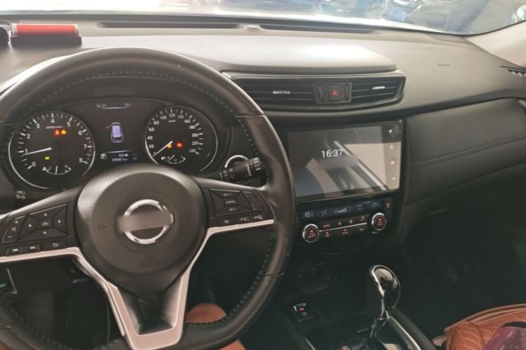 Used Nissan X-Trail 2020 2.0L XL Premium CVT 2WD SmartConnect Luxury Edition Center Console