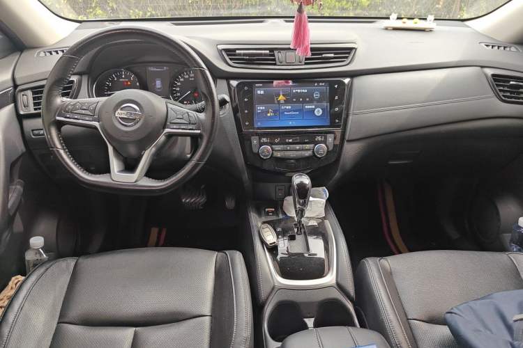 Used Nissan X-Trail 2020 2.0L XL Premium CVT 2WD SmartConnect Luxury Edition Center Console