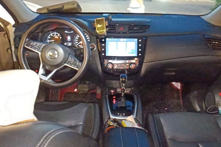 Used Nissan X-Trail 2020 2.0L XL Premium CVT 2WD SmartConnect Luxury Edition Center Console