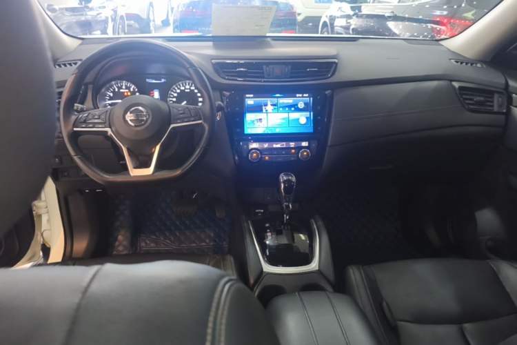 Used Nissan X-Trail 2020 2.0L XL ITS CVT 2WD SmartConnect Comfort Edition Center Console