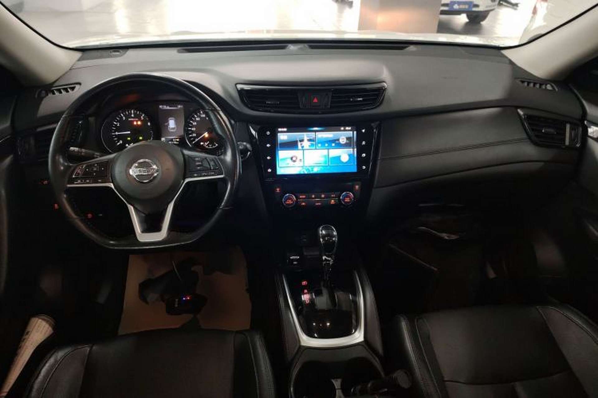 Used Nissan X-Trail 2020 2.0L XL ITS CVT 2WD SmartConnect Comfort Edition Center Console